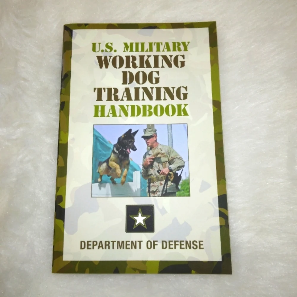 BOOK DOD U.S. Military Working Dog Training Handbook, VGUC